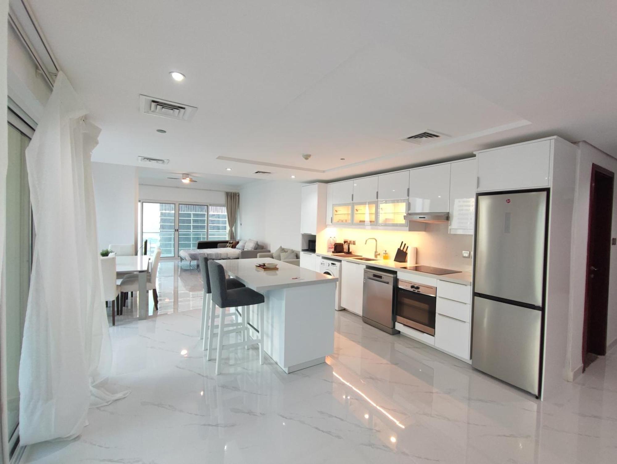 One Bedroom Apartment With Pool & Gym Near Marina Dubai Esterno foto
